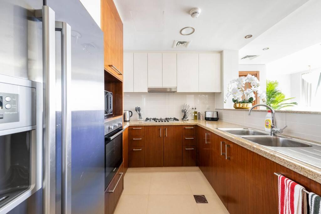 Larbi Breathtaking Burj And Fountain View Luxurious 2 Bed Lejlighed Dubai Eksteriør billede